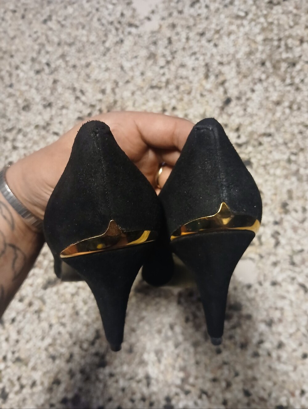 Vintage Vanna White, Black With Gold Trim Kitten Heels Size 9 - Picture 5 of 11